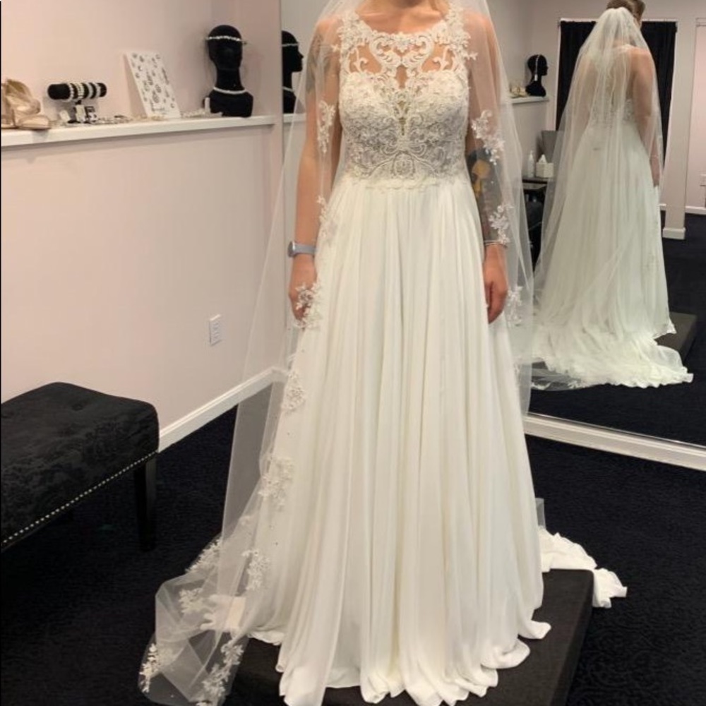 Essence of Australia size 14 wedding dress